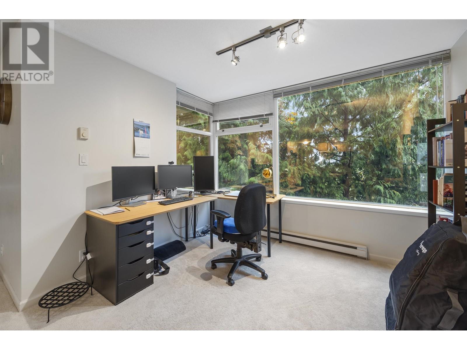 Listing Picture 10 of 12 : 004 9288 UNIVERSITY CRESCENT, Burnaby / 本拿比 - 魯藝地產 Yvonne Lu Group - MLS Medallion Club Member