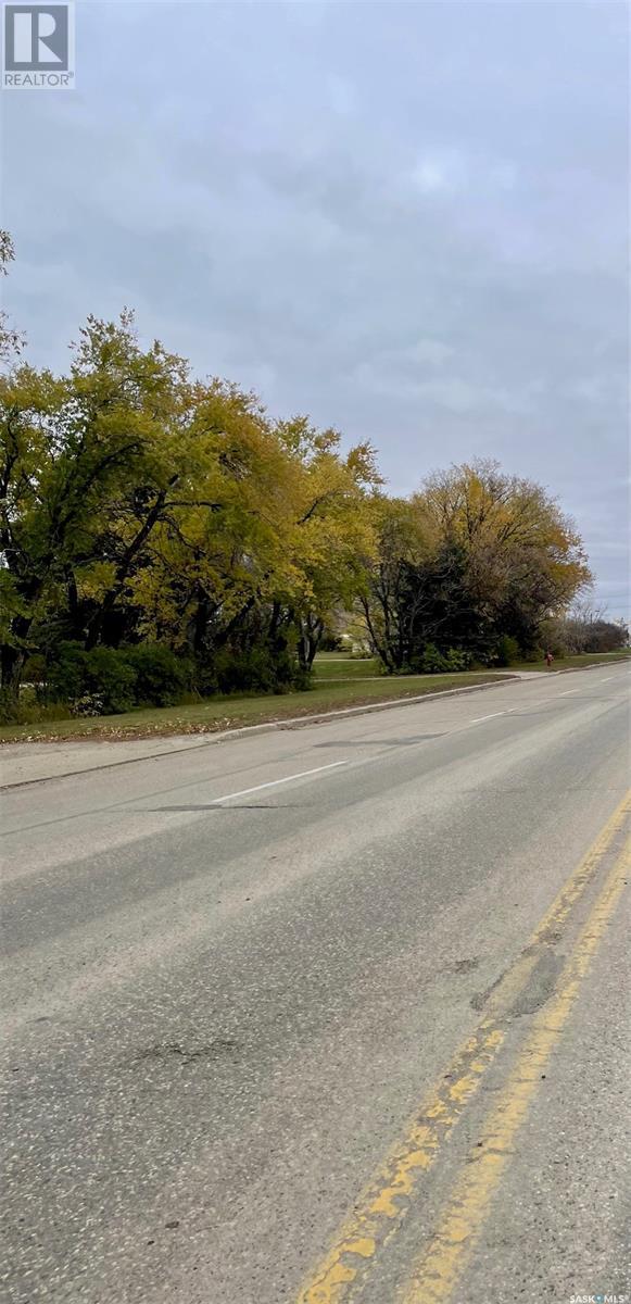 215 & 221 York ROAD W, Yorkton, Saskatchewan
