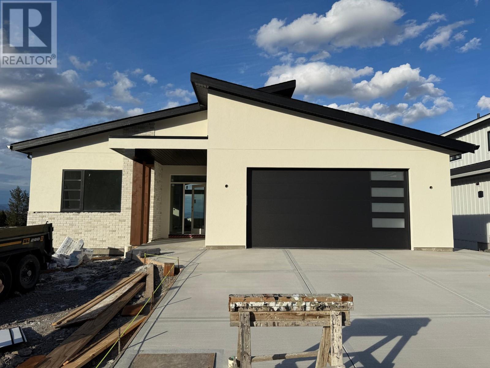 2106 LINFIELD DRIVE, kamloops, British Columbia