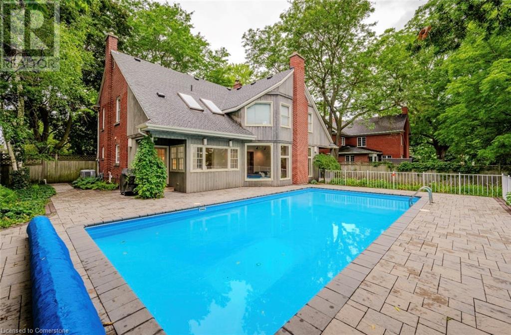 272 Mary Street, Waterloo, Ontario  N2J 1S6 - Photo 3 - 40655106