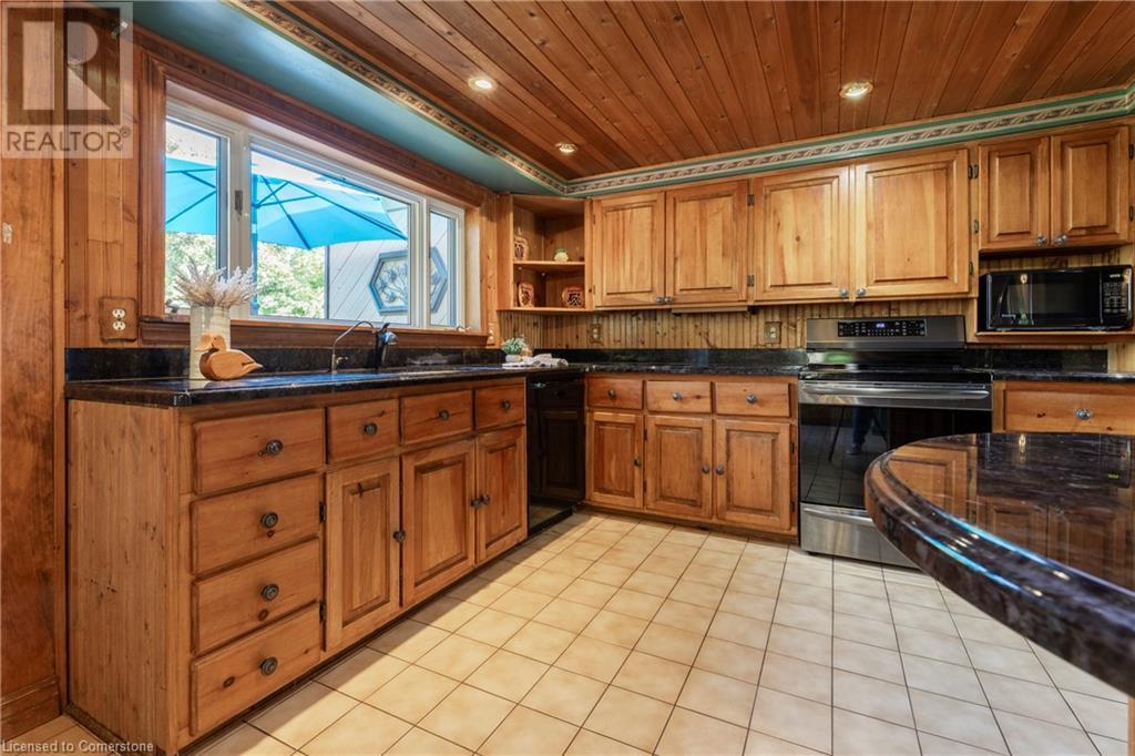 25 Ridge Road E, Grimsby, Ontario  L3M 4E7 - Photo 12 - 40662749