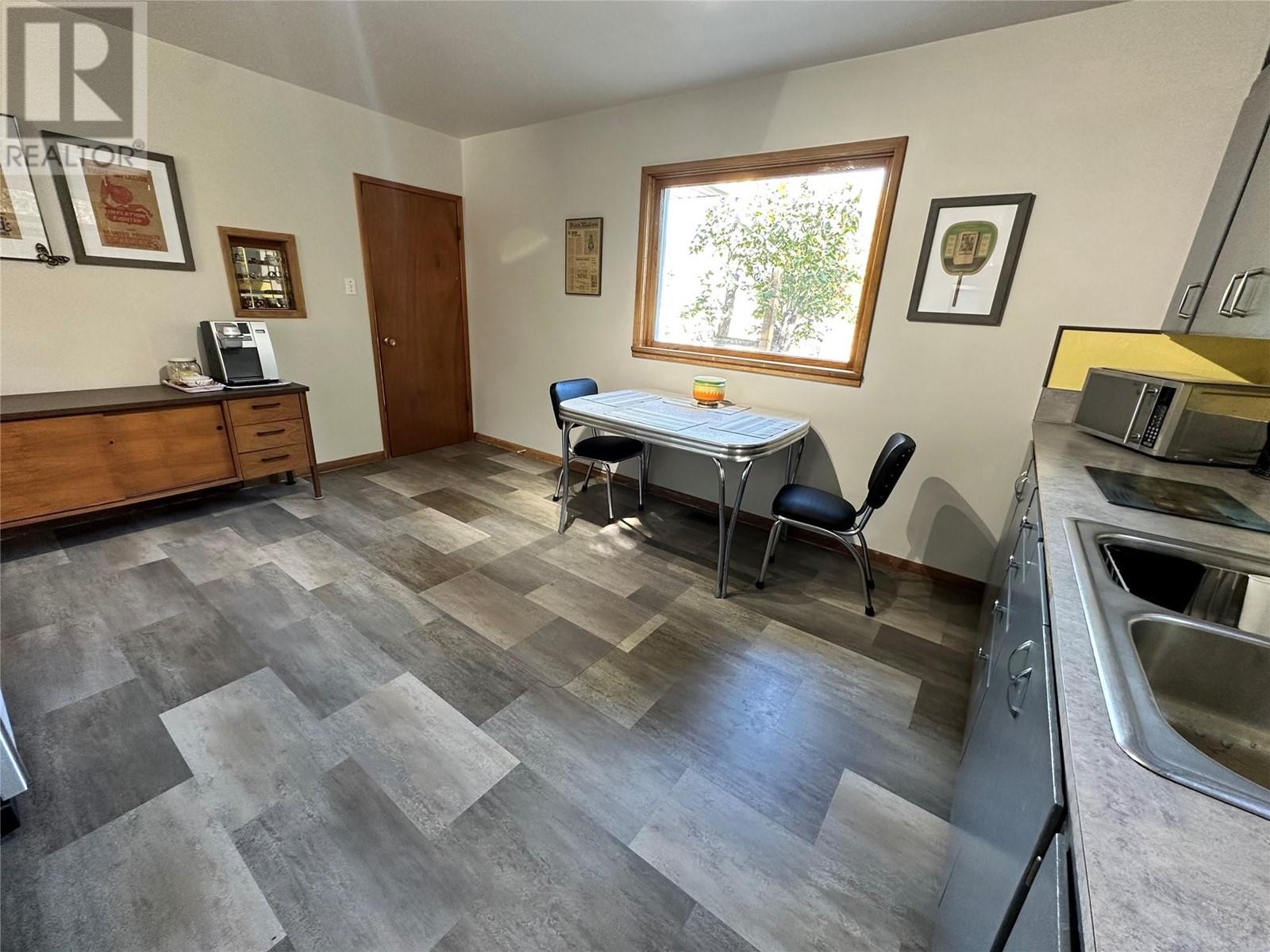 Property at 1826 Fairford Drive image 4