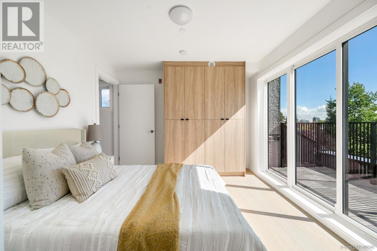 Listing Picture 13 of 19 : 7353 OAK STREET, Vancouver / 溫哥華 - 魯藝地產 Yvonne Lu Group - MLS Medallion Club Member