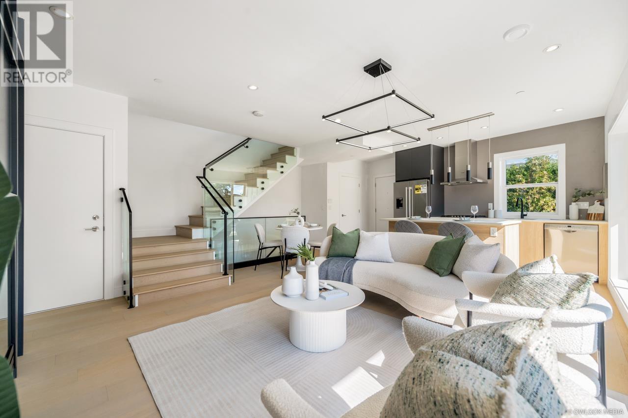 Listing Picture 4 of 19 : 7353 OAK STREET, Vancouver / 溫哥華 - 魯藝地產 Yvonne Lu Group - MLS Medallion Club Member