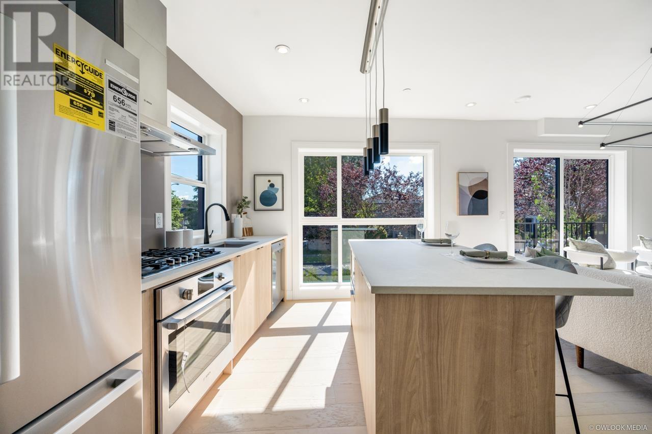 Listing Picture 7 of 19 : 7353 OAK STREET, Vancouver / 溫哥華 - 魯藝地產 Yvonne Lu Group - MLS Medallion Club Member