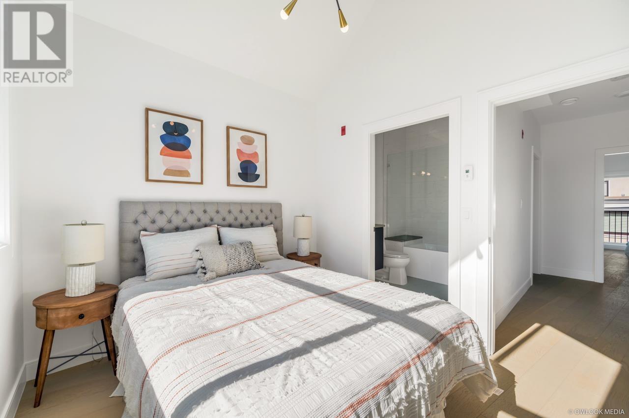 Listing Picture 16 of 22 : 1007 W 58TH AVENUE, Vancouver / 溫哥華 - 魯藝地產 Yvonne Lu Group - MLS Medallion Club Member