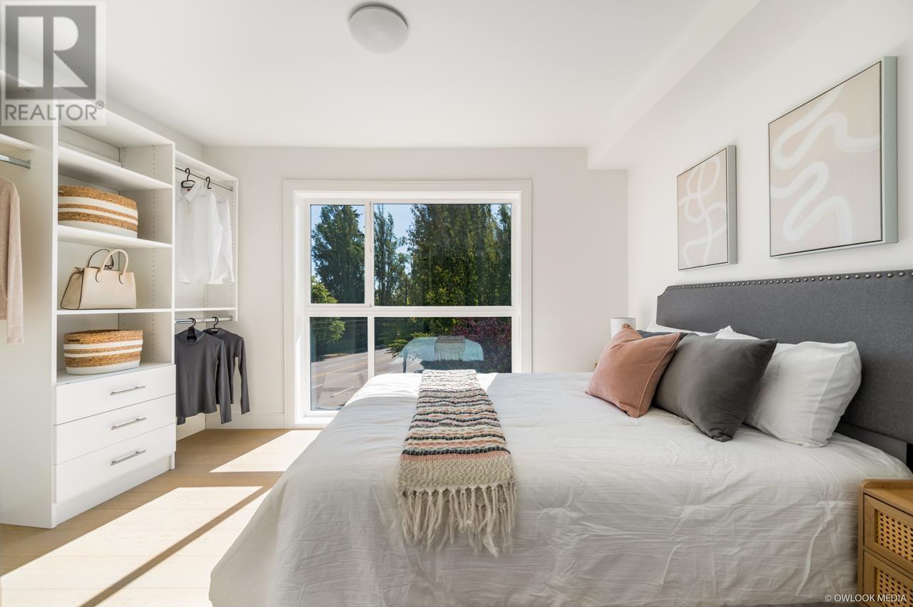 Listing Picture 10 of 18 : 7357 OAK STREET, Vancouver / 溫哥華 - 魯藝地產 Yvonne Lu Group - MLS Medallion Club Member