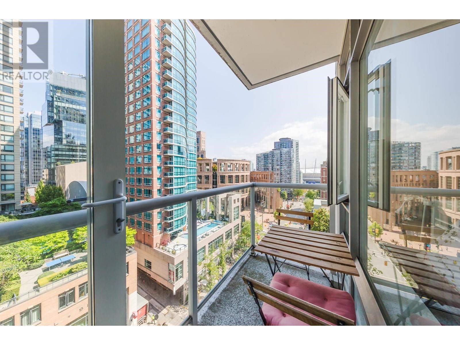 Listing Picture 11 of 21 : 904 480 ROBSON STREET, Vancouver / 溫哥華 - 魯藝地產 Yvonne Lu Group - MLS Medallion Club Member