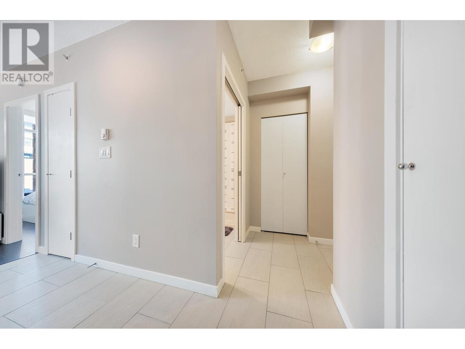 Listing Picture 16 of 21 : 904 480 ROBSON STREET, Vancouver / 溫哥華 - 魯藝地產 Yvonne Lu Group - MLS Medallion Club Member