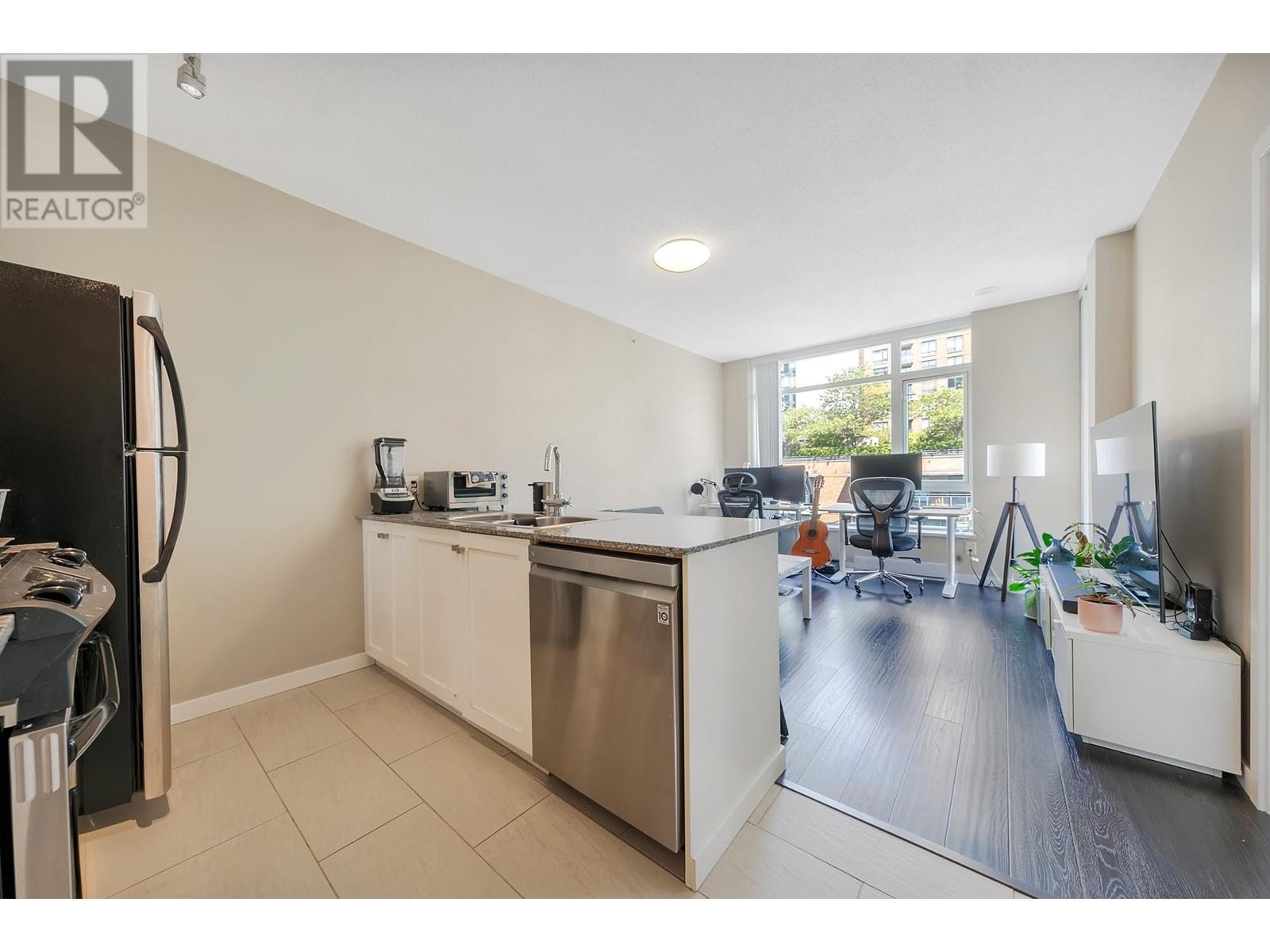 Listing Picture 6 of 21 : 904 480 ROBSON STREET, Vancouver / 溫哥華 - 魯藝地產 Yvonne Lu Group - MLS Medallion Club Member