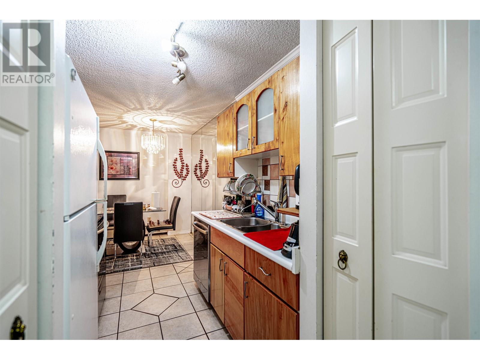 302 2016 Fullerton Avenue, North Vancouver, British Columbia  V7P 3E6 - Photo 6 - R2935595