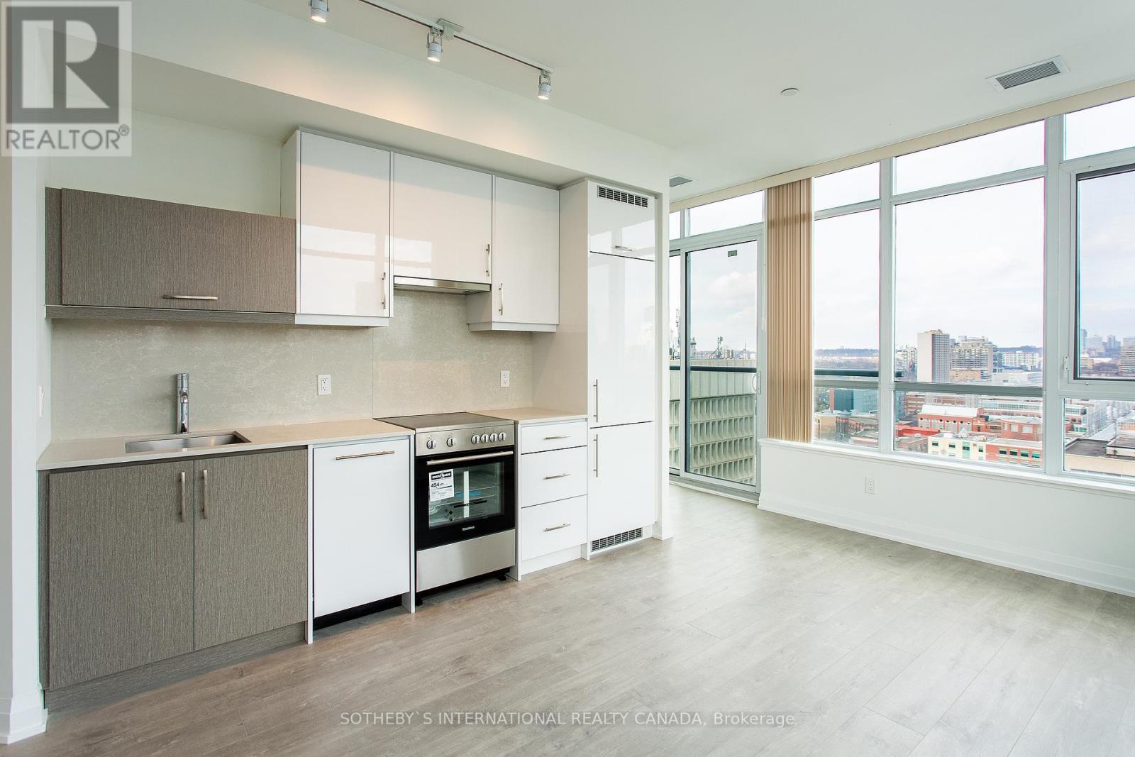 Up07 - 181 Huron Street, Toronto, Ontario  M5T 0C1 - Photo 11 - C9396829