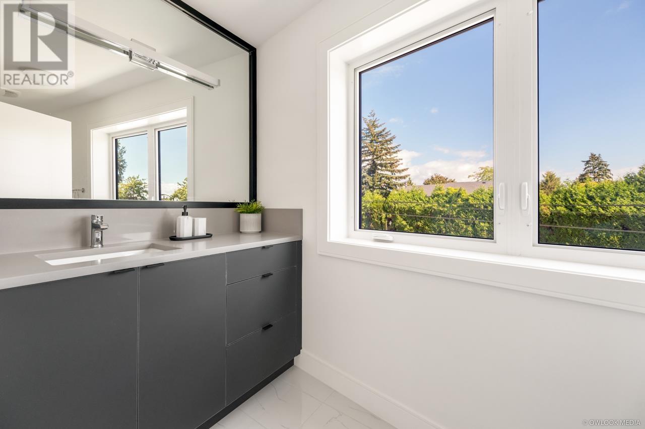 Listing Picture 14 of 20 : 7359 OAK STREET, Vancouver / 溫哥華 - 魯藝地產 Yvonne Lu Group - MLS Medallion Club Member