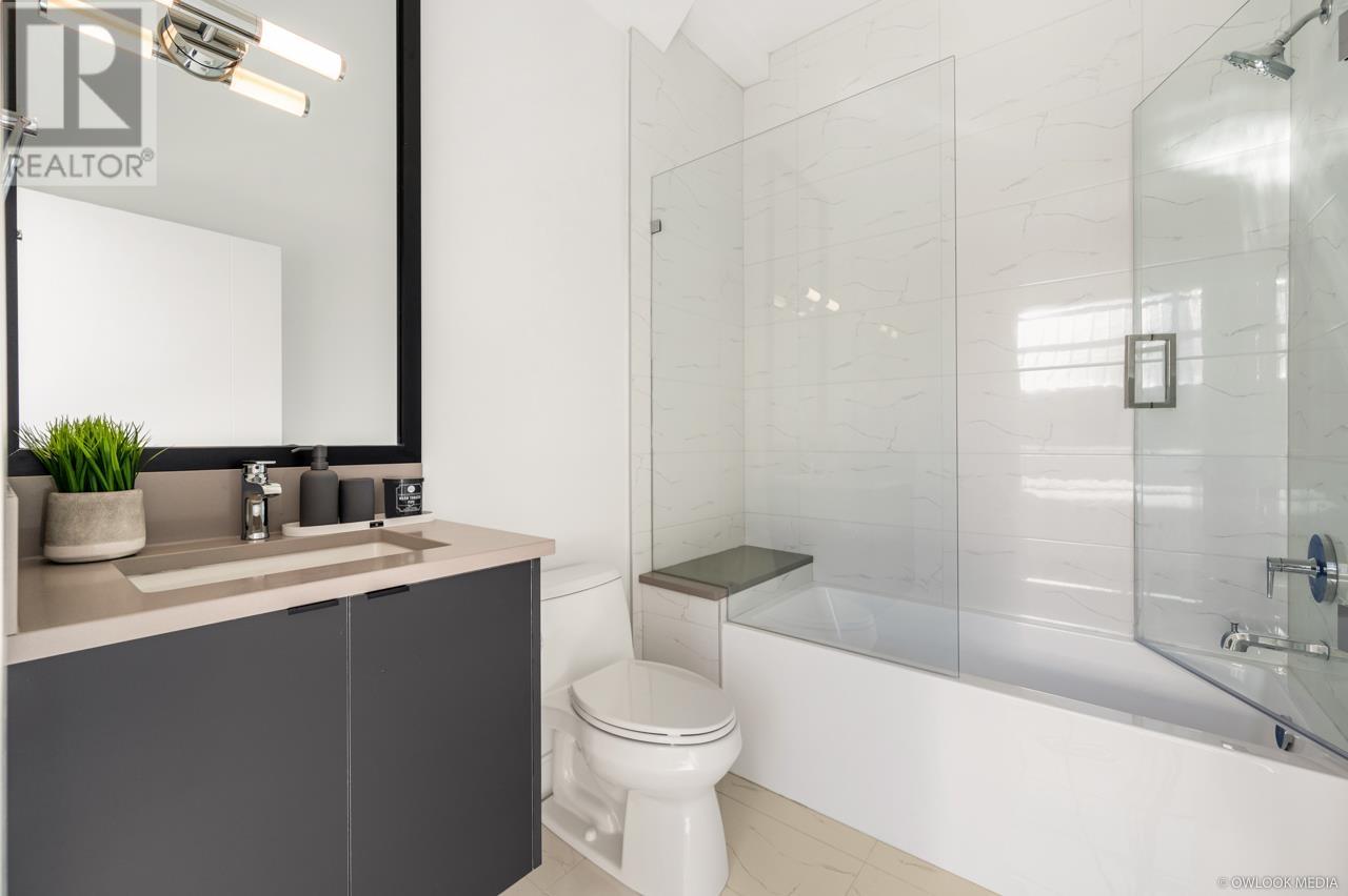 Listing Picture 12 of 22 : 7351 OAK STREET, Vancouver / 溫哥華 - 魯藝地產 Yvonne Lu Group - MLS Medallion Club Member