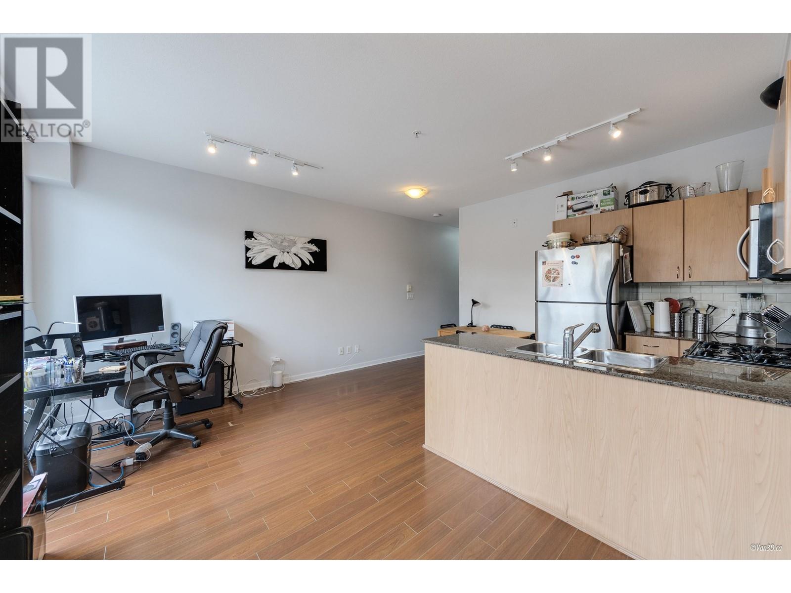 Listing Picture 7 of 13 : 202 4479 W 10TH AVENUE, Vancouver / 溫哥華 - 魯藝地產 Yvonne Lu Group - MLS Medallion Club Member