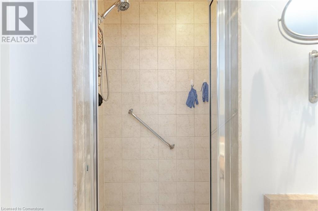 399 Elizabeth St Unit# 210, Burlington, Ontario  L7R 0A4 - Photo 22 - 40663356