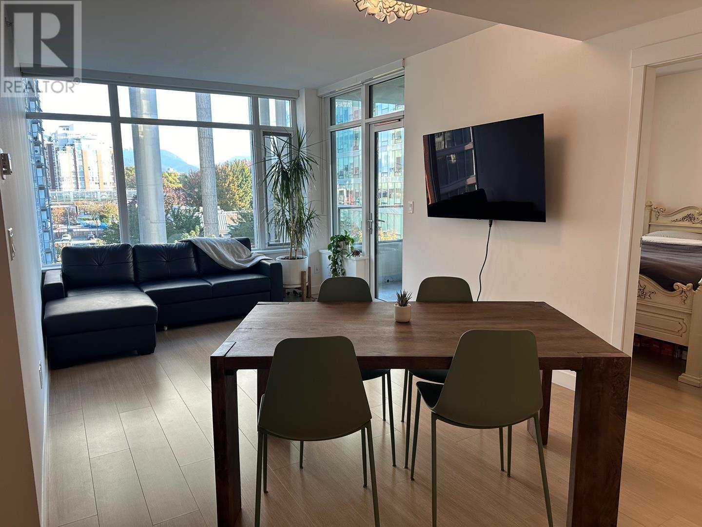 Listing Picture 5 of 20 : 607 110 SWITCHMEN STREET, Vancouver / 溫哥華 - 魯藝地產 Yvonne Lu Group - MLS Medallion Club Member