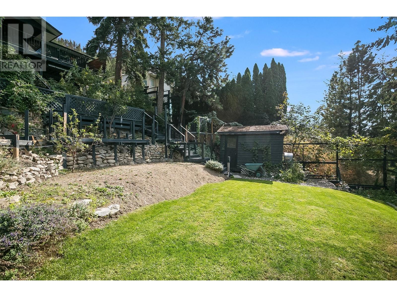 240 Clifton Road N, Kelowna, British Columbia  V1V 1N3 - Photo 37 - 10323784