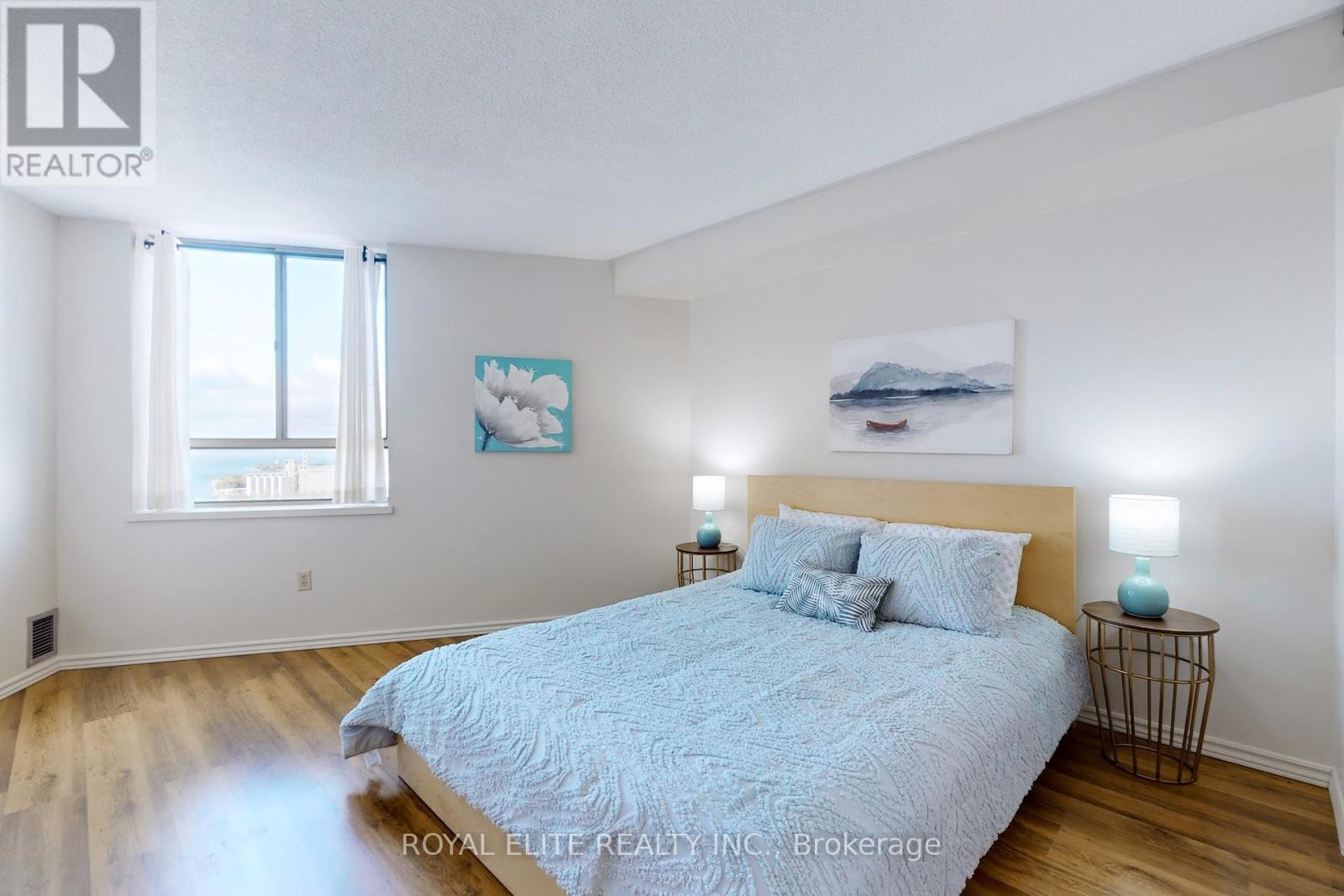 2504 - 270 Queens Quay W, Toronto, Ontario  M5J 2N4 - Photo 11 - C9390035