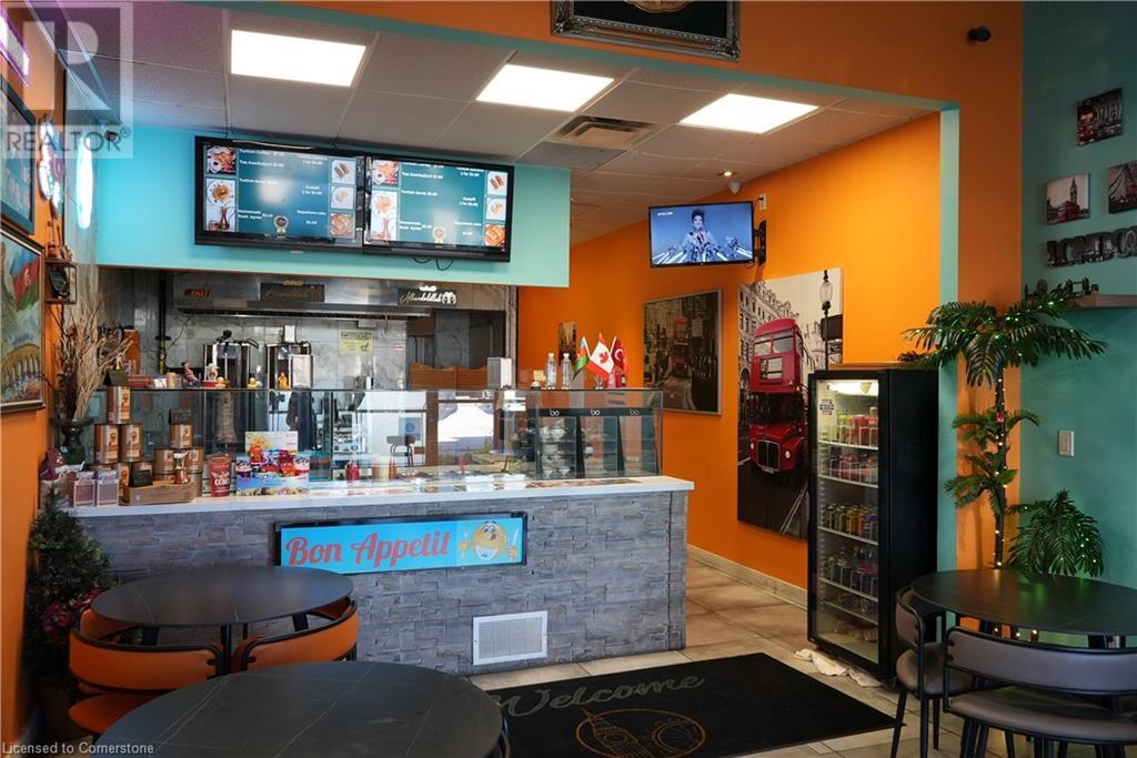 2011 Plains Road E Unit# 3, Burlington, Ontario  L7R 0A6 - Photo 3 - 40663386