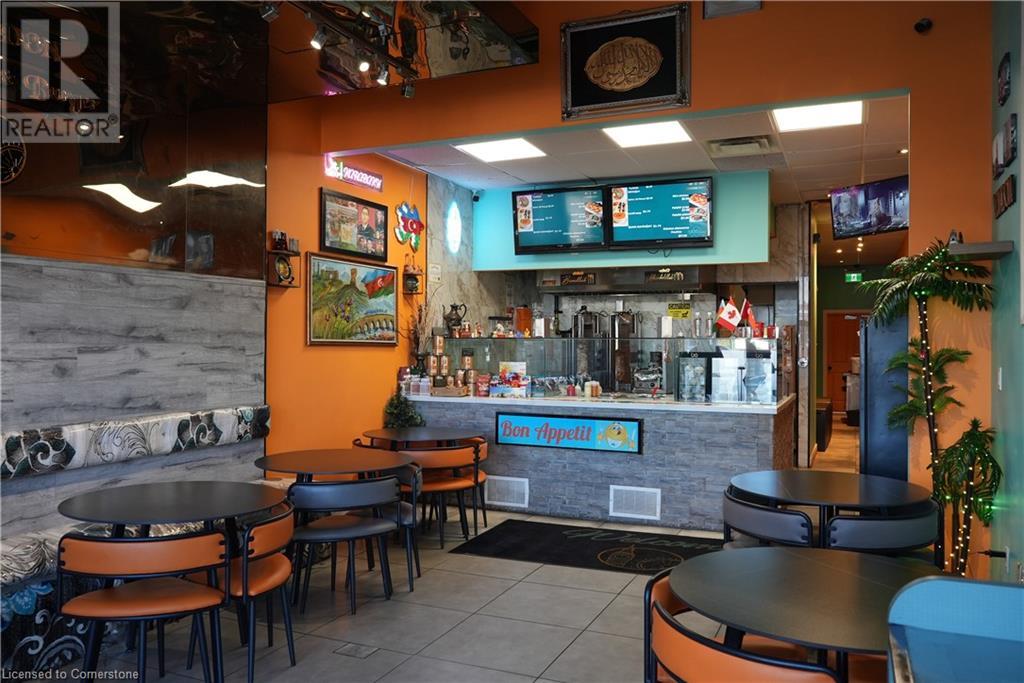 2011 Plains Road E Unit# 3, Burlington, Ontario  L7R 0A6 - Photo 2 - 40663386