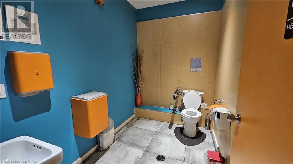 2011 Plains Road E Unit# 3, Burlington, Ontario  L7R 0A6 - Photo 10 - 40663386