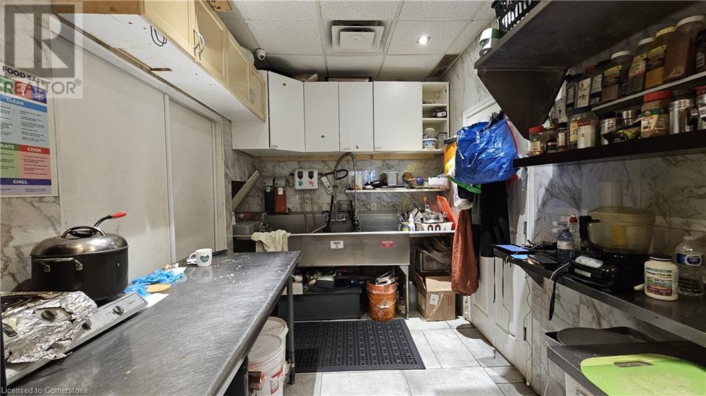 2011 Plains Road E Unit# 3, Burlington, Ontario  L7R 0A6 - Photo 7 - 40663386