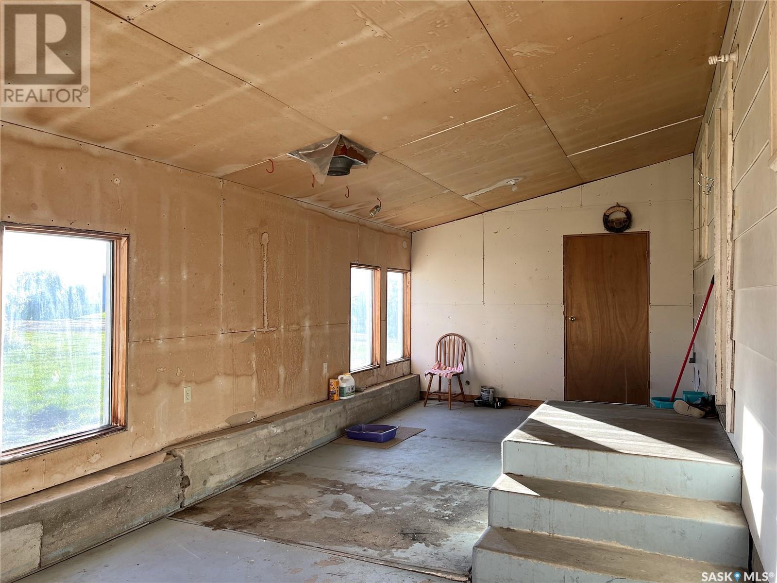 904 Railway Avenue, Loon Lake, Saskatchewan  S0M 1L0 - Photo 27 - SK986001