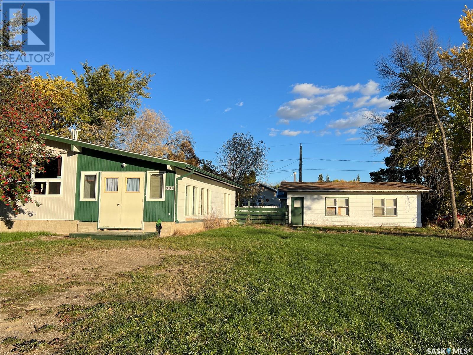 904 Railway Avenue, Loon Lake, Saskatchewan  S0M 1L0 - Photo 28 - SK986001