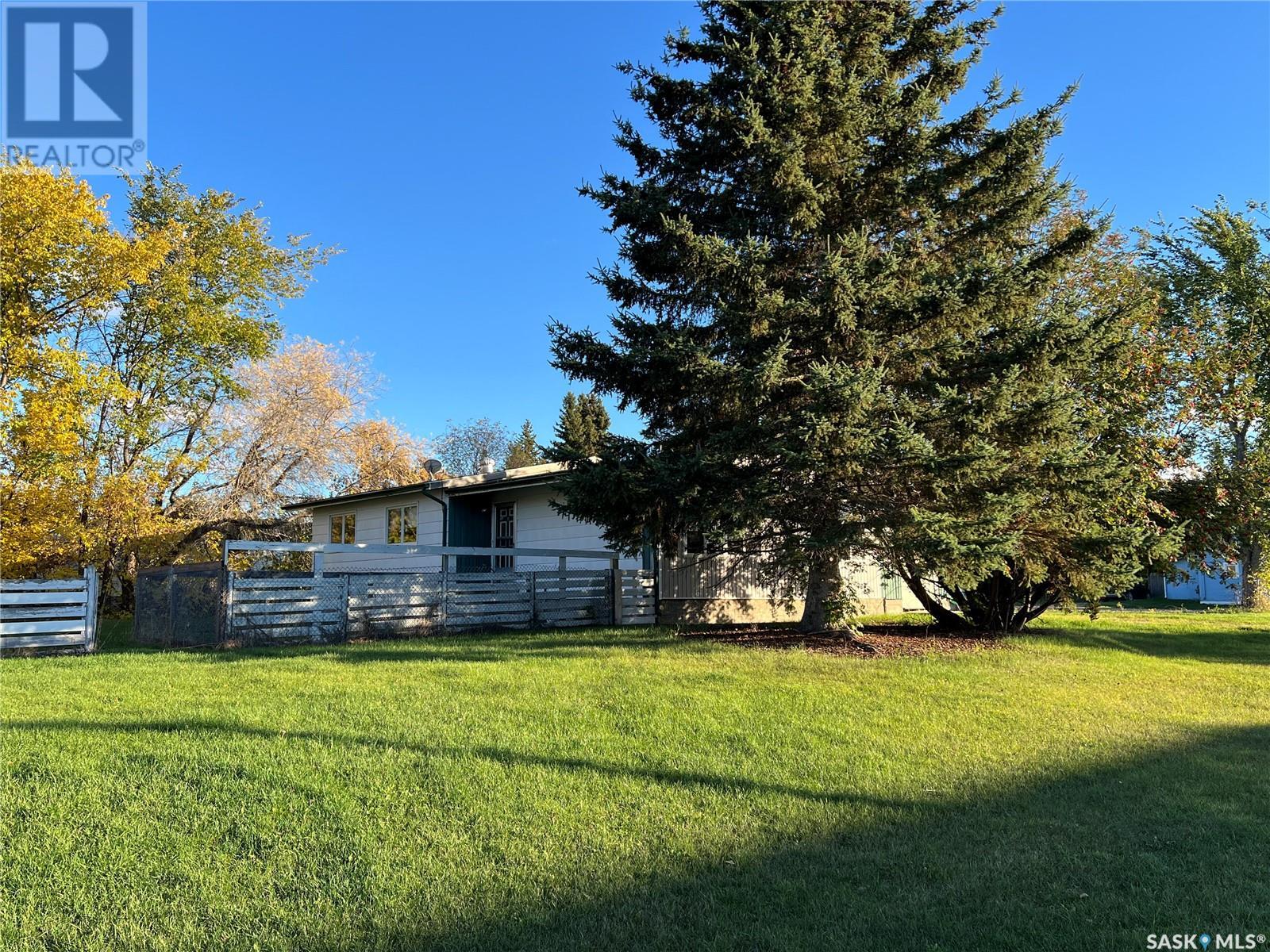904 Railway Avenue, Loon Lake, Saskatchewan  S0M 1L0 - Photo 29 - SK986001
