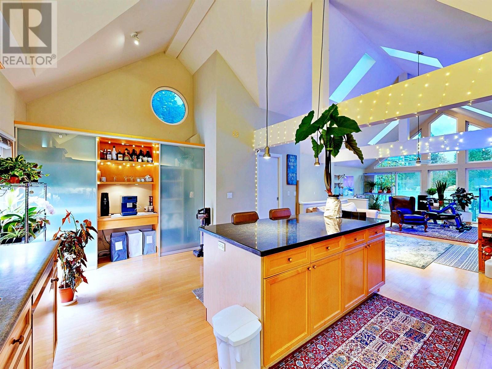 6477 Bruce Street, West Vancouver, British Columbia  V7W 2G7 - Photo 5 - R2935271