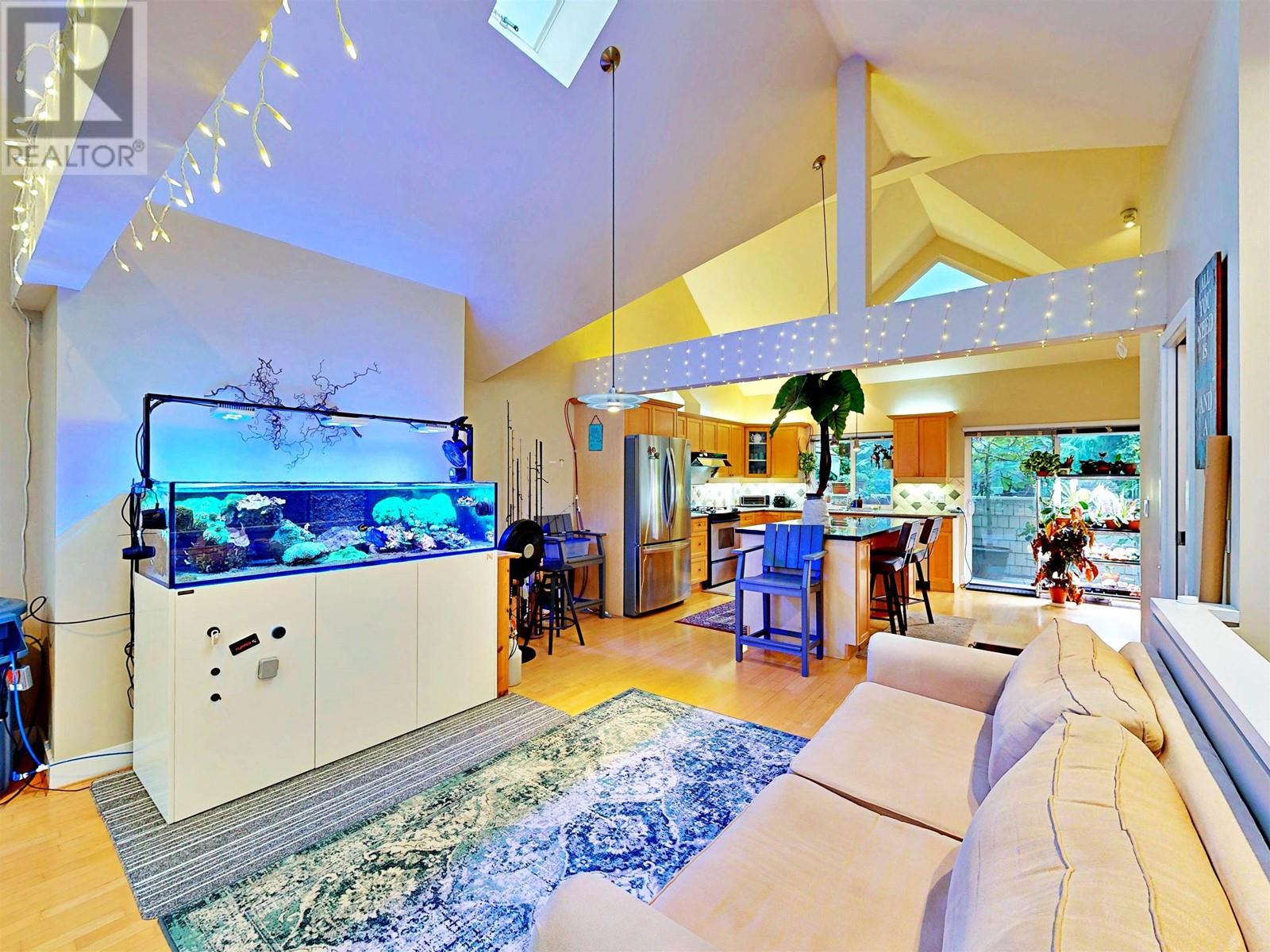 6477 Bruce Street, West Vancouver, British Columbia  V7W 2G7 - Photo 6 - R2935271