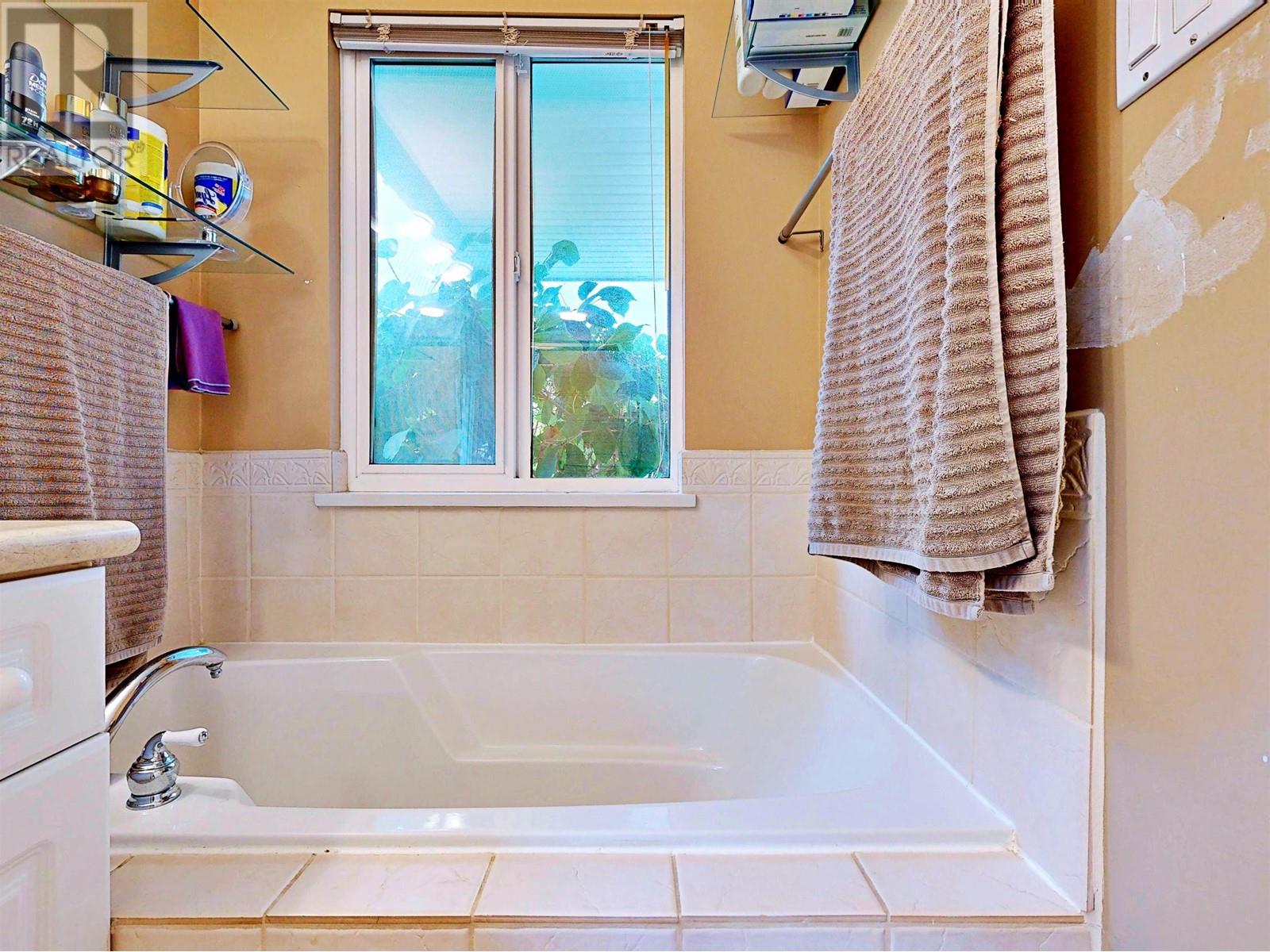 6477 Bruce Street, West Vancouver, British Columbia  V7W 2G7 - Photo 15 - R2935271