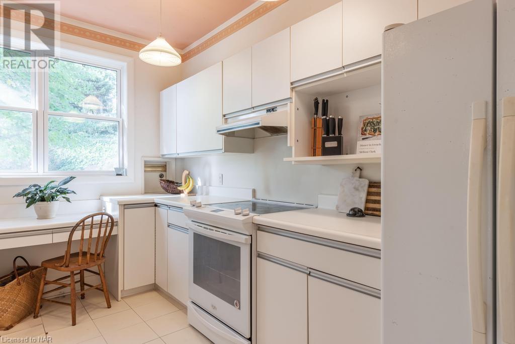 39 Salina Street, St. Catharines, Ontario  L2R 7N3 - Photo 13 - 40661999