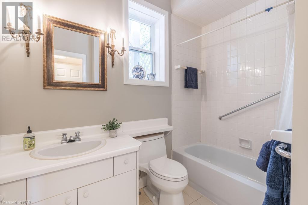 39 Salina Street, St. Catharines, Ontario  L2R 7N3 - Photo 15 - 40661999