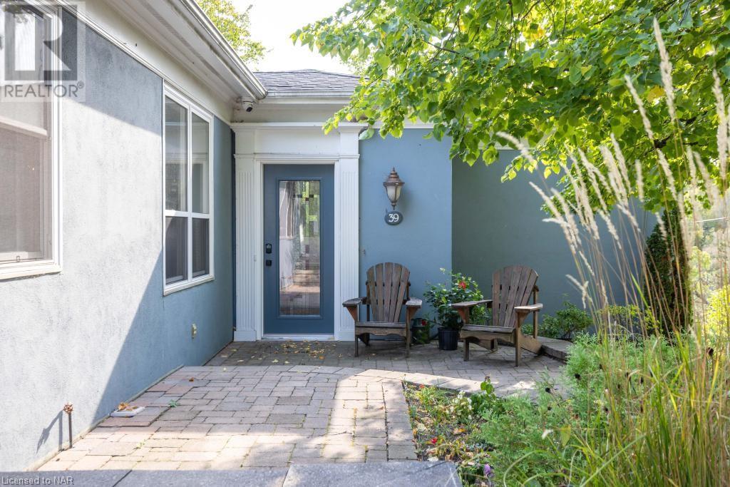 39 Salina Street, St. Catharines, Ontario  L2R 7N3 - Photo 4 - 40661999