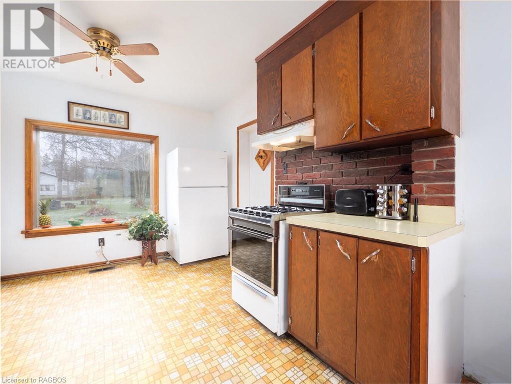 1604 8th Avenue W, Georgian Bluffs, Ontario  N4K 6B2 - Photo 15 - 40550935