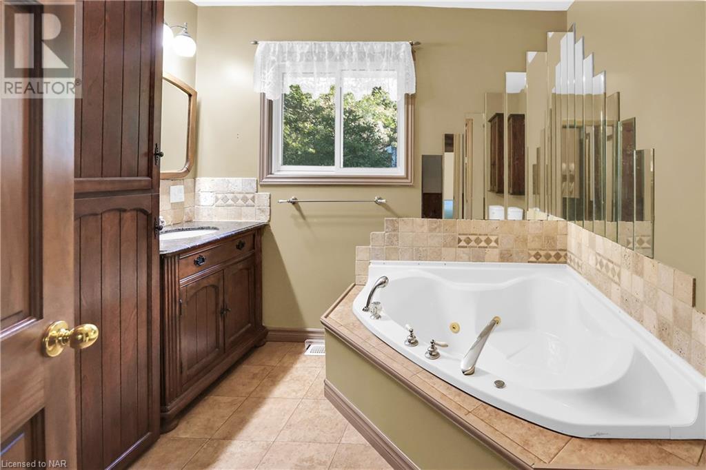 4061 Firelane 13, Sherkston, Ontario  L0S 1R0 - Photo 12 - 40662659