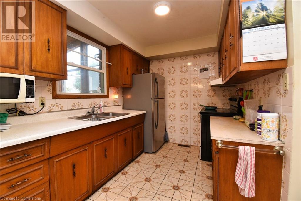 39 East 39th Street, Hamilton, Ontario  L8V 4G9 - Photo 10 - 40663493