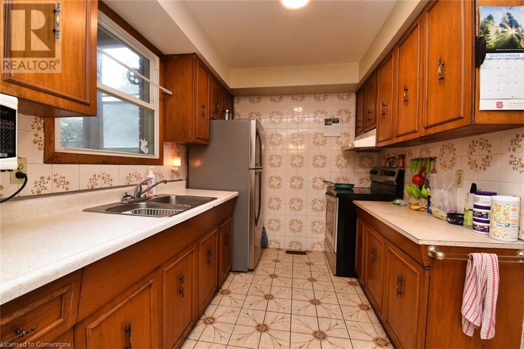 39 East 39th Street, Hamilton, Ontario  L8V 4G9 - Photo 8 - 40663493