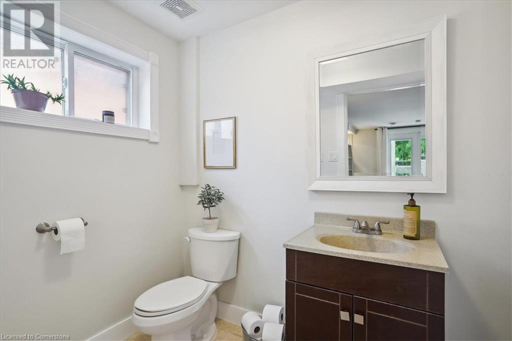 70 Country Club Drive, Hamilton, Ontario  L8K 5W2 - Photo 21 - 40663440