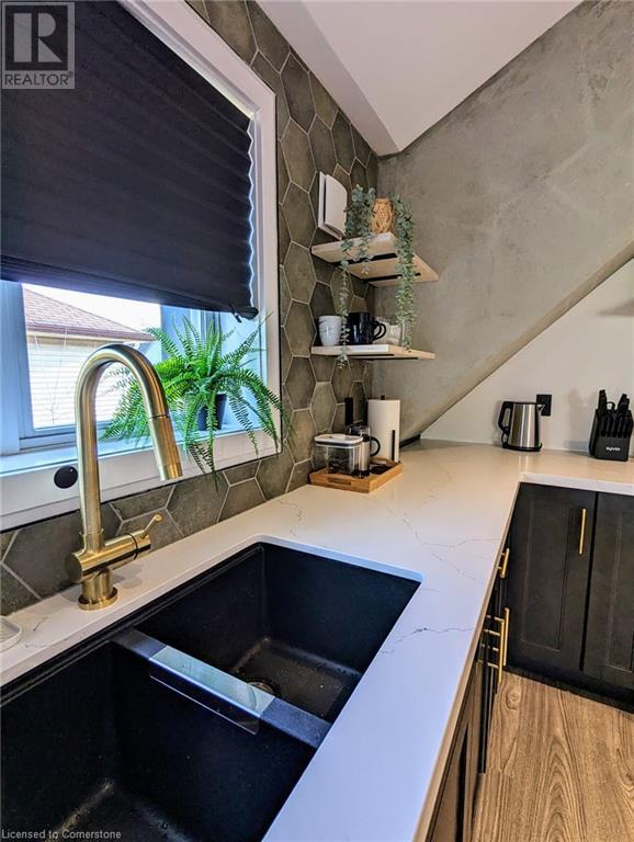 29 Hurst Avenue, Kitchener, Ontario  N2G 2Z6 - Photo 5 - 40663585