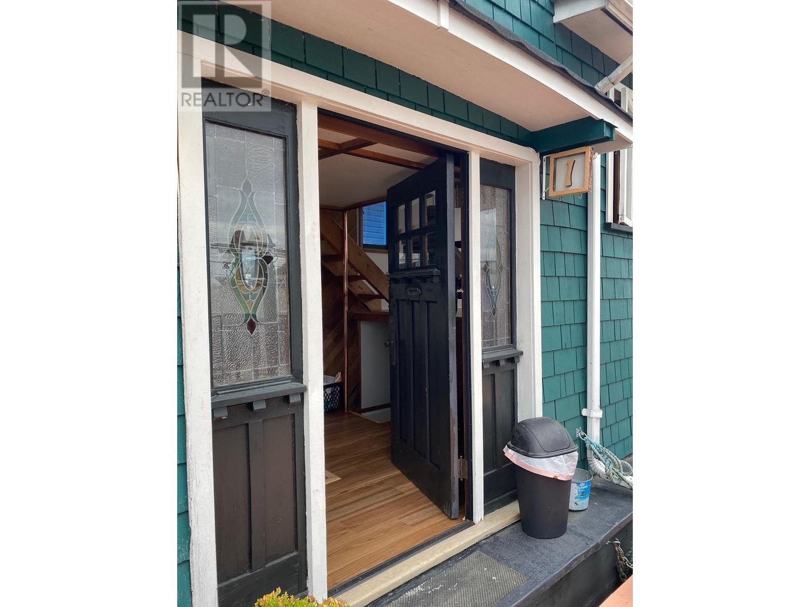 Listing Picture 3 of 16 : 8E1 8191 RIVER ROAD, Richmond / 烈治文 - 魯藝地產 Yvonne Lu Group - MLS Medallion Club Member