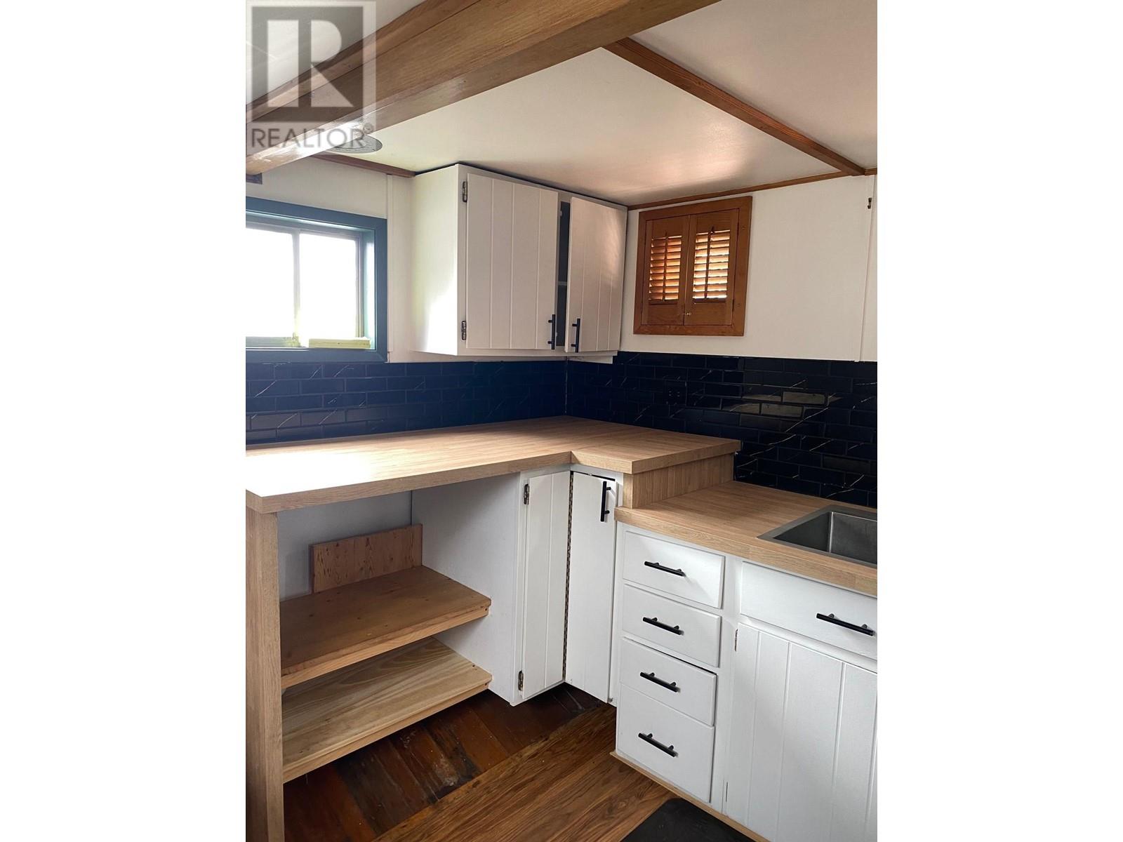 Listing Picture 6 of 16 : 8E1 8191 RIVER ROAD, Richmond / 烈治文 - 魯藝地產 Yvonne Lu Group - MLS Medallion Club Member