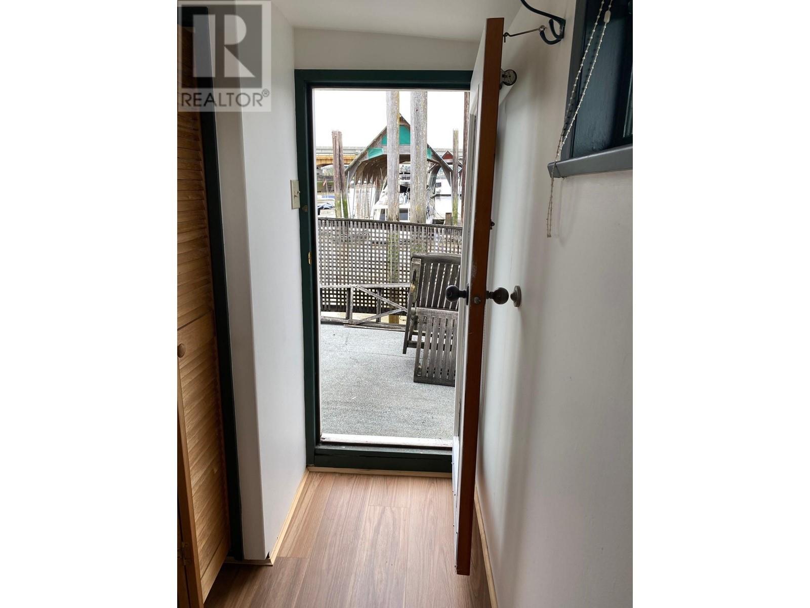 Listing Picture 13 of 16 : 8E1 8191 RIVER ROAD, Richmond / 烈治文 - 魯藝地產 Yvonne Lu Group - MLS Medallion Club Member