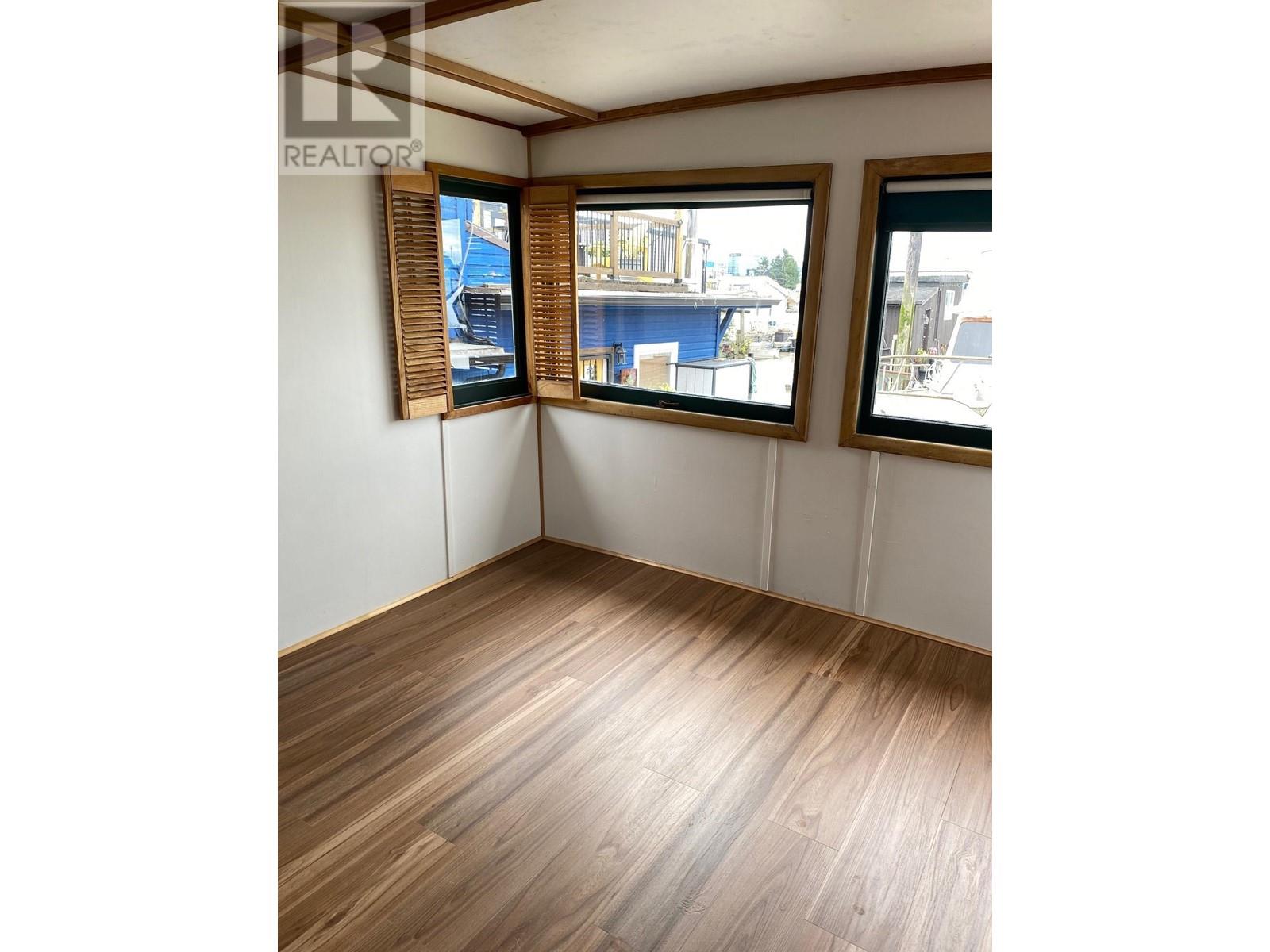 Listing Picture 10 of 16 : 8E1 8191 RIVER ROAD, Richmond / 烈治文 - 魯藝地產 Yvonne Lu Group - MLS Medallion Club Member