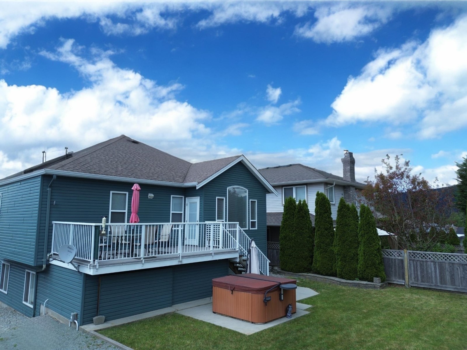 8420 Doerksen Drive, Mission, British Columbia  V2V 7C4 - Photo 4 - R2898686