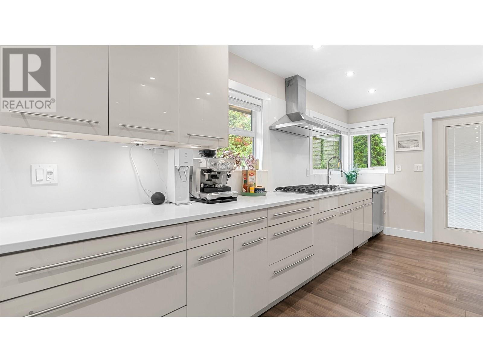 930 Wellington Drive, North Vancouver, British Columbia  V7K 1K9 - Photo 7 - R2935932