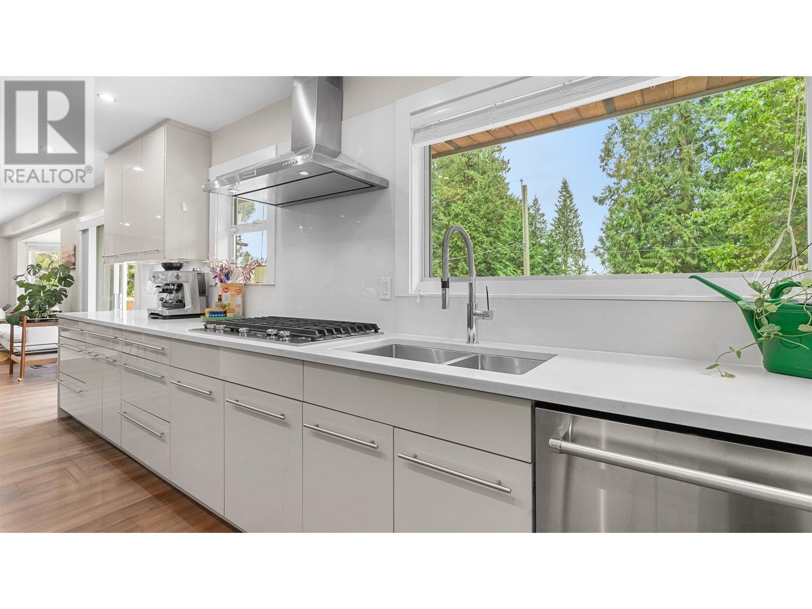 930 Wellington Drive, North Vancouver, British Columbia  V7K 1K9 - Photo 9 - R2935932