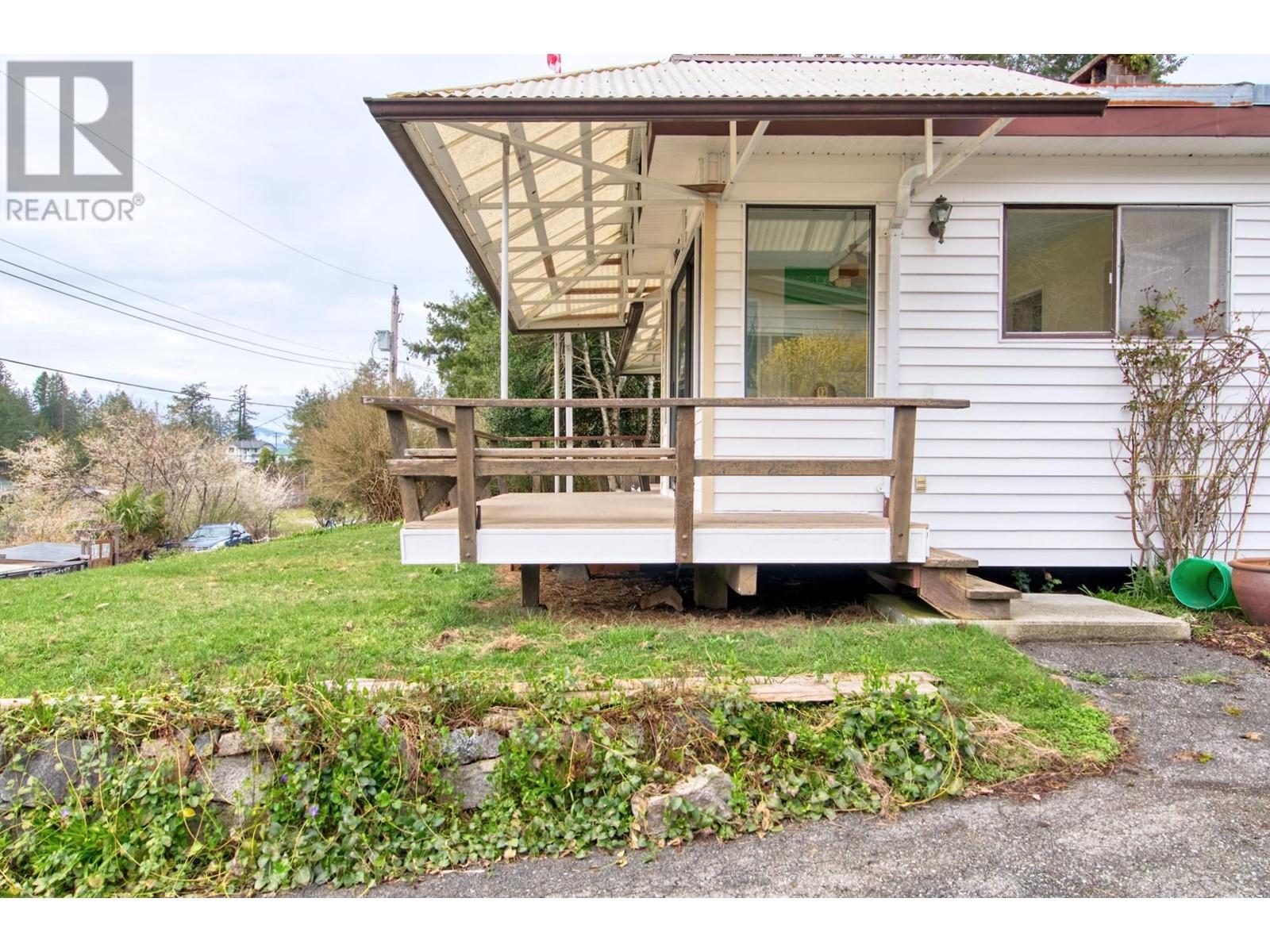 13185 Sexw'amin Street, Pender Harbour, British Columbia  V0N 1S0 - Photo 6 - R2935948